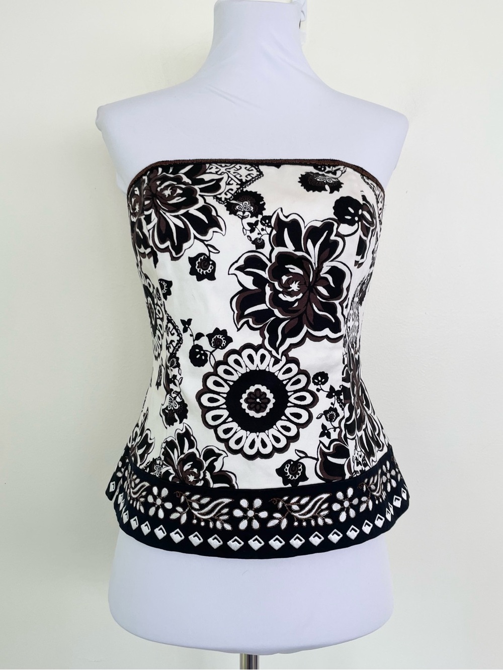 WHBM Y2K Strapless Corset Top in Black Ivory Floral Embroidered Hem size 2
